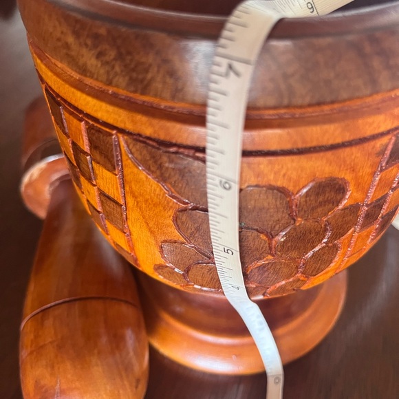 Mortar and pestle set in wood. Carved decorated, great grinding flavor. - Picture 11 of 11